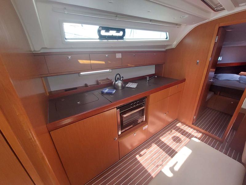 Book yachts online - sailboat - Bavaria Cruiser 41 - Nafsika - rent