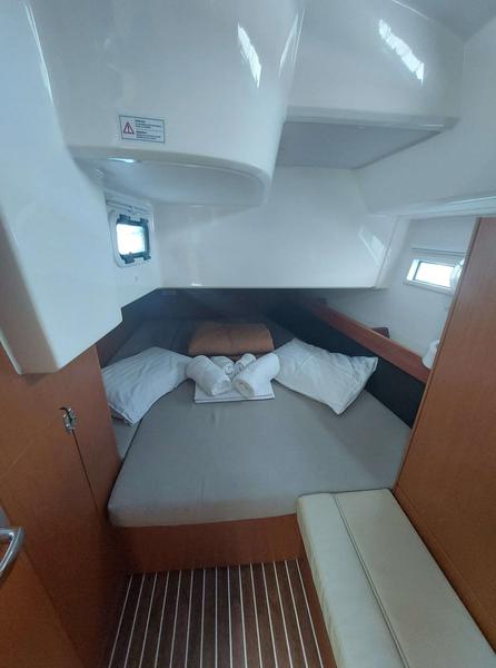 Book yachts online - sailboat - Bavaria Cruiser 41 - Nafsika - rent