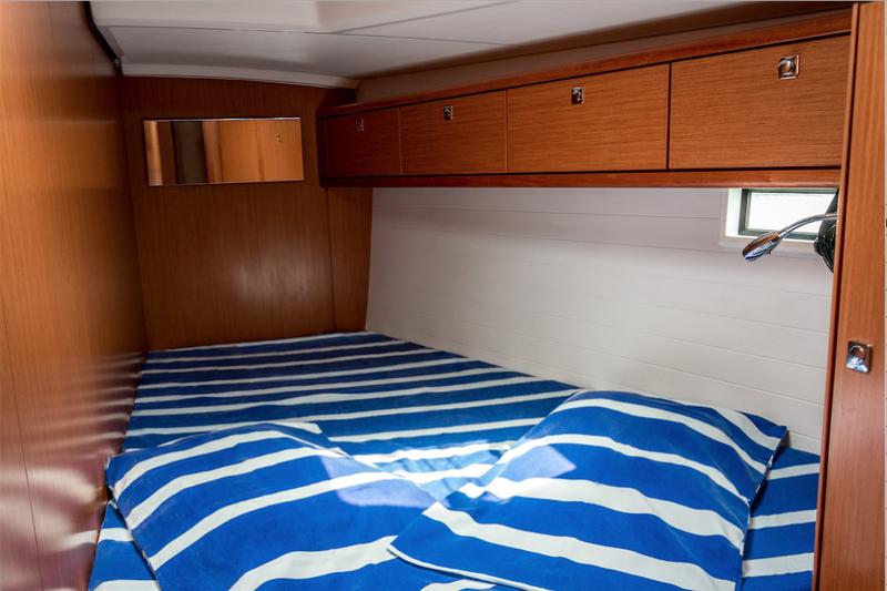Book yachts online - sailboat - Bavaria Cruiser 46 - Athina - rent