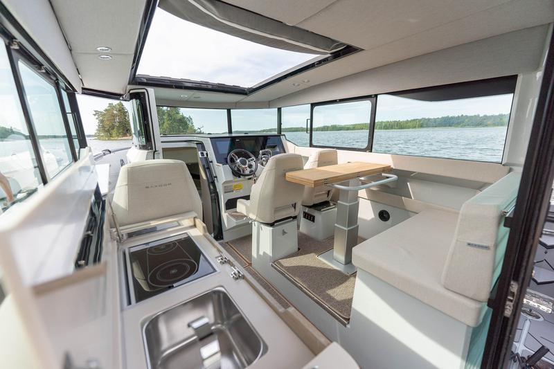 Book yachts online - motorboat - Saxdor 320 GTC - Sax - rent