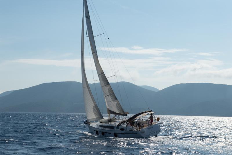 Book yachts online - sailboat - Bavaria Cruiser 46 - Delos - rent