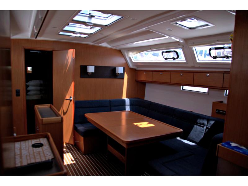 Book yachts online - sailboat - Bavaria Cruiser 46 - Fedra - rent