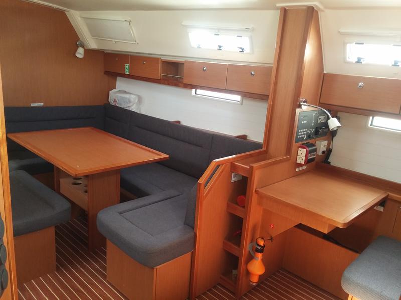 Book yachts online - sailboat - Bavaria Cruiser 40 - Daidalos - rent