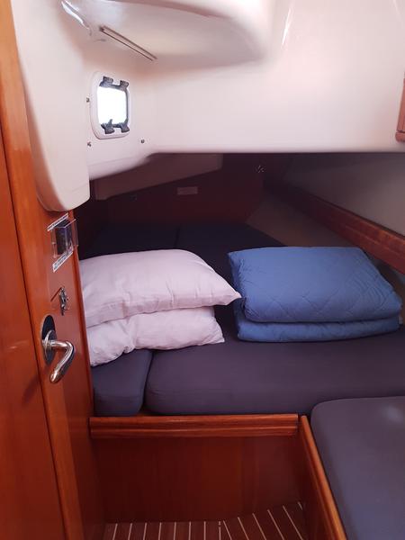Book yachts online - sailboat - Bavaria 40 Cruiser - Madrugada - rent