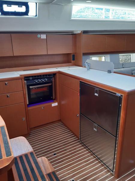 Book yachts online - sailboat - Bavaria C45 - Carpe Diem - rent