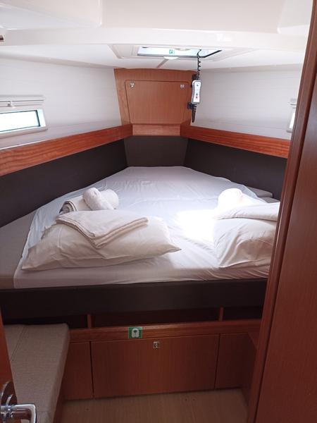 Book yachts online - sailboat - Bavaria Cruiser 41 - Pasithea - rent