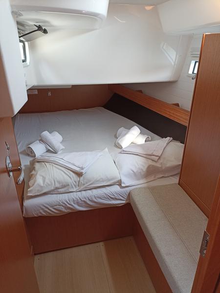 Book yachts online - sailboat - Bavaria Cruiser 41 - Pasithea - rent