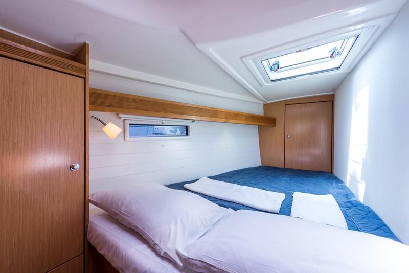 Book yachts online - sailboat - Bavaria Cruiser 50 - Altair - rent
