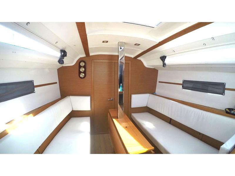 Book yachts online - sailboat - Sun Odyssey 349 - Sarita - rent