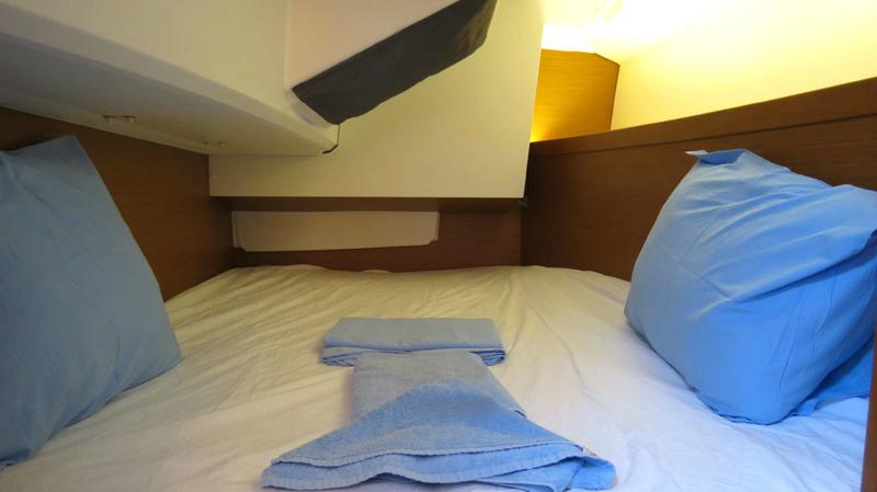 Book yachts online - sailboat - Sun Odyssey 349 - Sarita - rent