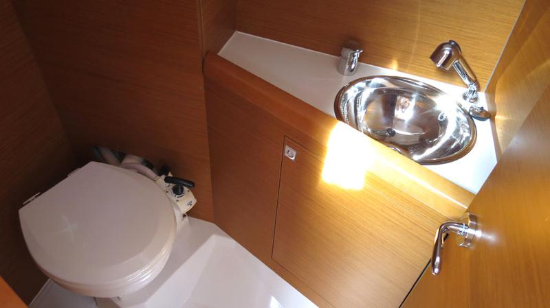 Book yachts online - sailboat - Sun Odyssey 349 - Sarita - rent