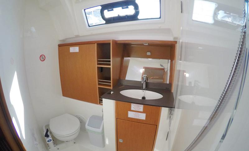 Book yachts online - sailboat - Bavaria Cruiser 41 - Lal - rent