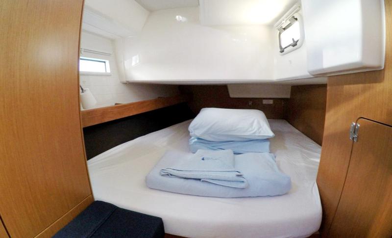 Book yachts online - sailboat - Bavaria Cruiser 41 - Lal - rent