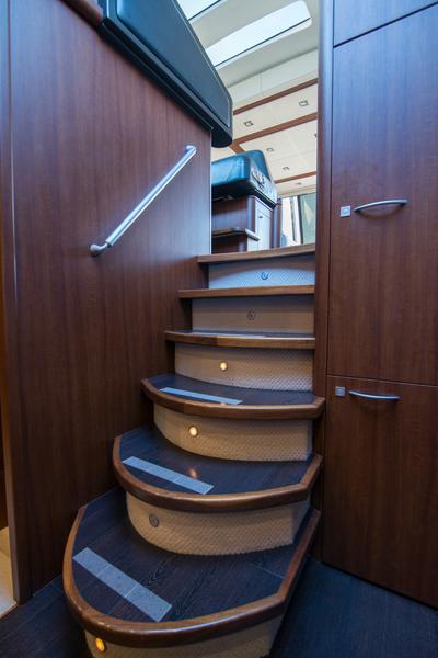 Book yachts online - motorboat - Sunseeker Predator 72 - Elentari - rent