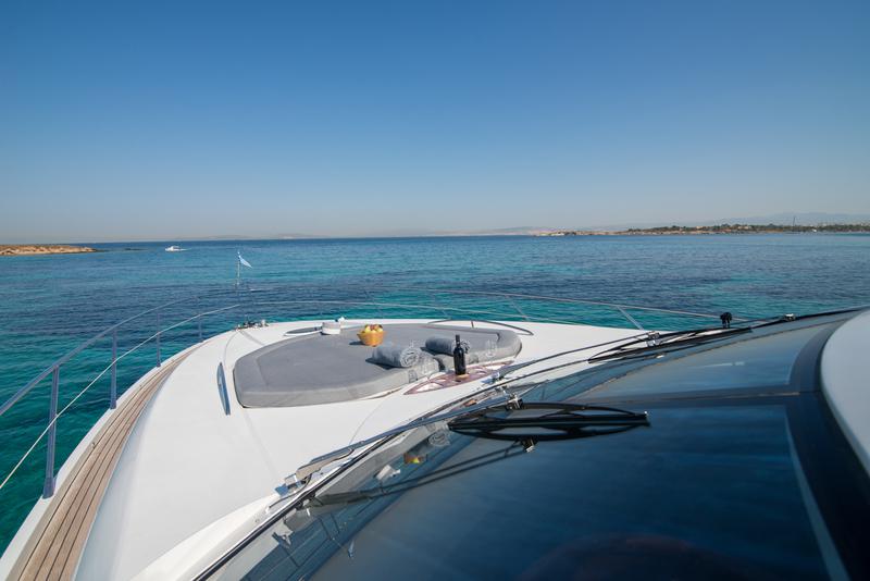Book yachts online - motorboat - Sunseeker Predator 72 - Elentari - rent
