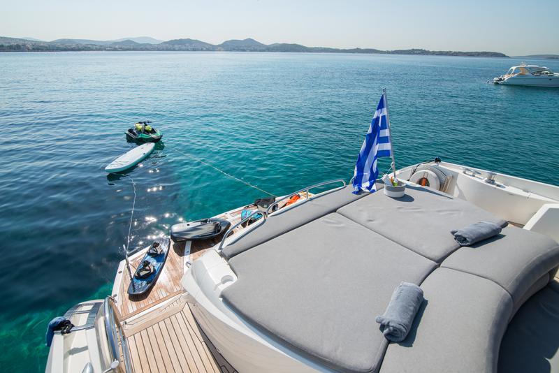 Book yachts online - motorboat - Sunseeker Predator 72 - Elentari - rent