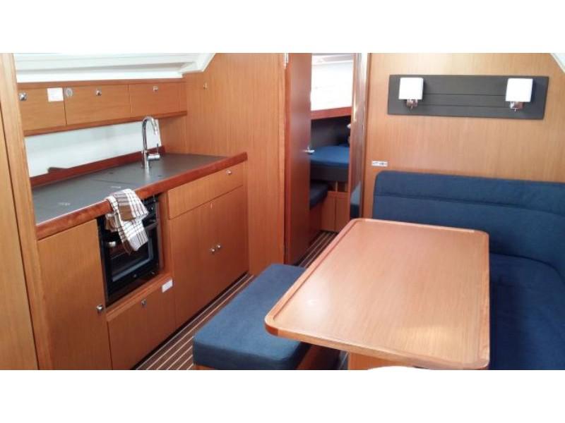 Book yachts online - sailboat - Bavaria Cruiser 41 - Laertis - rent