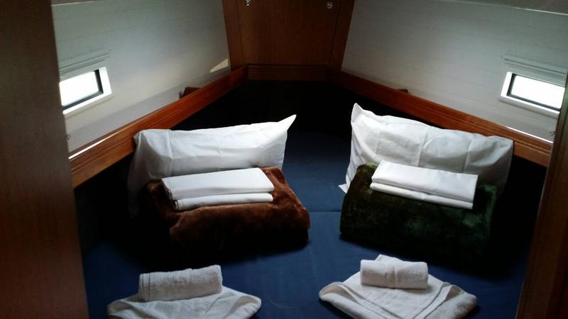 Book yachts online - sailboat - Bavaria Cruiser 41 - Laertis - rent