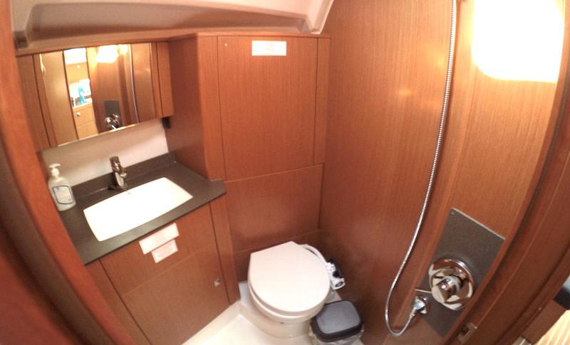 Book yachts online - sailboat - Bavaria Cruiser 41 - Cadenza  - rent