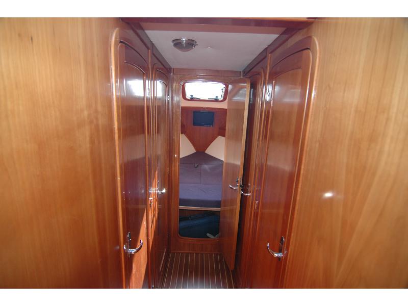 Book yachts online - motorboat - Adria 1002 - Fjaka - rent