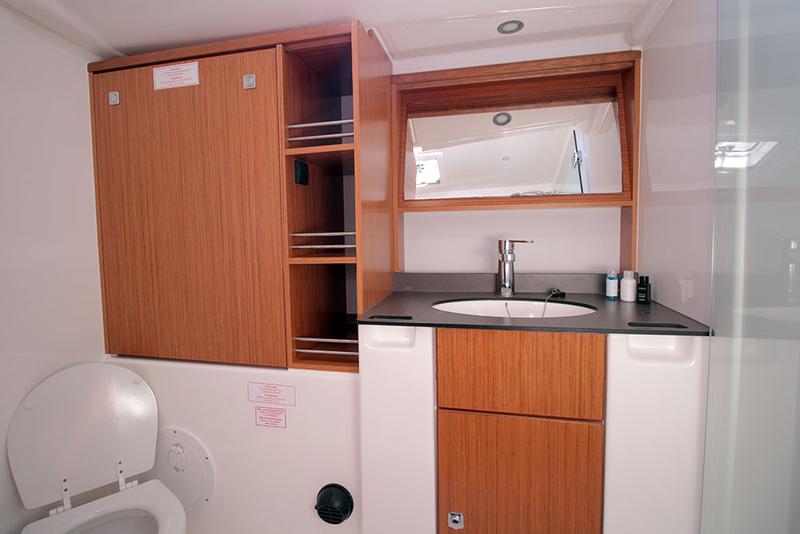 Book yachts online - sailboat - Bavaria Cruiser 51 - Firewall - rent