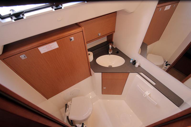 Book yachts online - sailboat - Bavaria Cruiser 46 L - Lucy Ball - rent