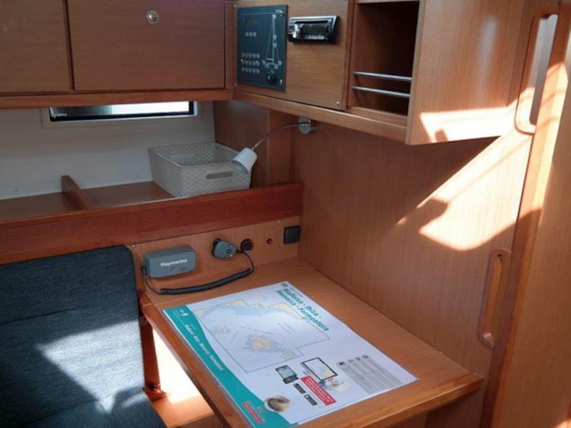 Book yachts online - sailboat - Bavaria Cruiser 45 - Alena - rent
