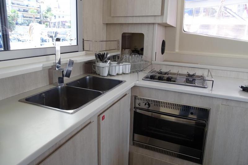 Book yachts online - catamaran - Leopard 44 - La Luna (Brazil) - rent