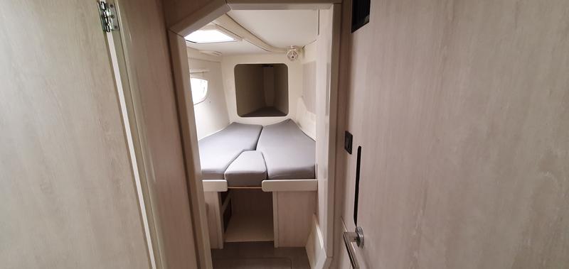 Book yachts online - catamaran - Leopard 44 - La Luna (Radazul) - rent