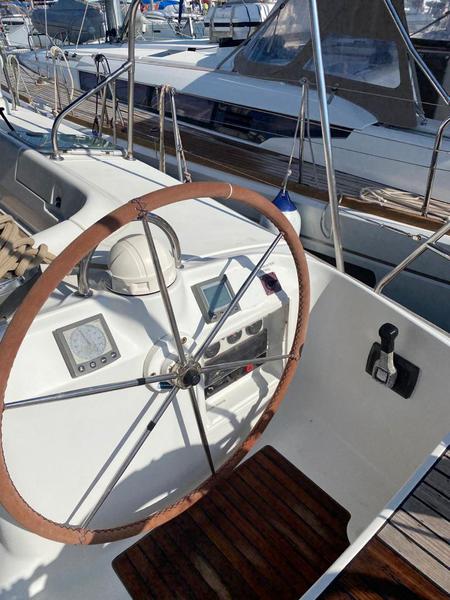 Book yachts online - sailboat - Beneteau 50-4 - Alboran Bikini (Radazul) - rent