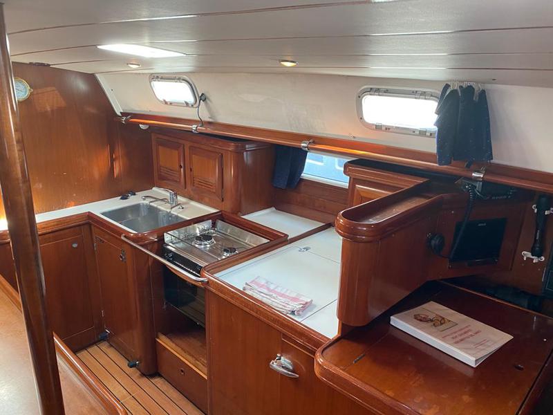Book yachts online - sailboat - Beneteau 50-4 - Alboran Bikini (Radazul) - rent
