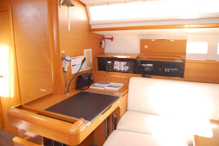 Book yachts online - sailboat - Sun Odyssey 519 - Alboran Champagne (Cabo Verde) - rent