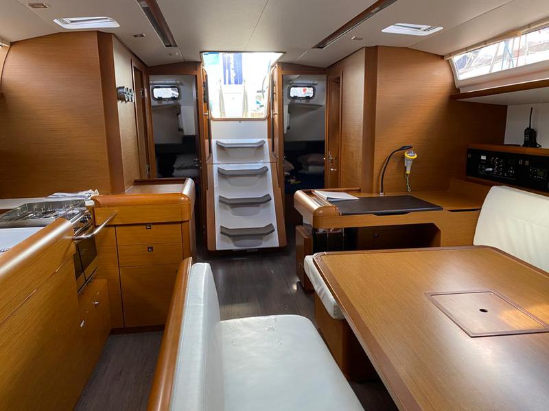 Book yachts online - sailboat - Sun Odyssey 519 - Alboran Pacharan (Majorca) - rent