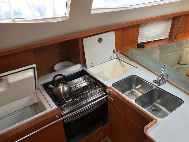 Book yachts online - sailboat - Elan 434 Impression 1 - Alboran XXIV Cocomaluco (Majorca) - rent