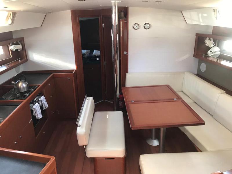 Book yachts online - sailboat - Oceanis 45-4 - Alboran Gin Fizz (Majorca) - rent