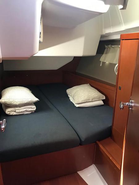 Book yachts online - sailboat - Oceanis 45-4 - Alboran Gin Tonic (Radazul) - rent
