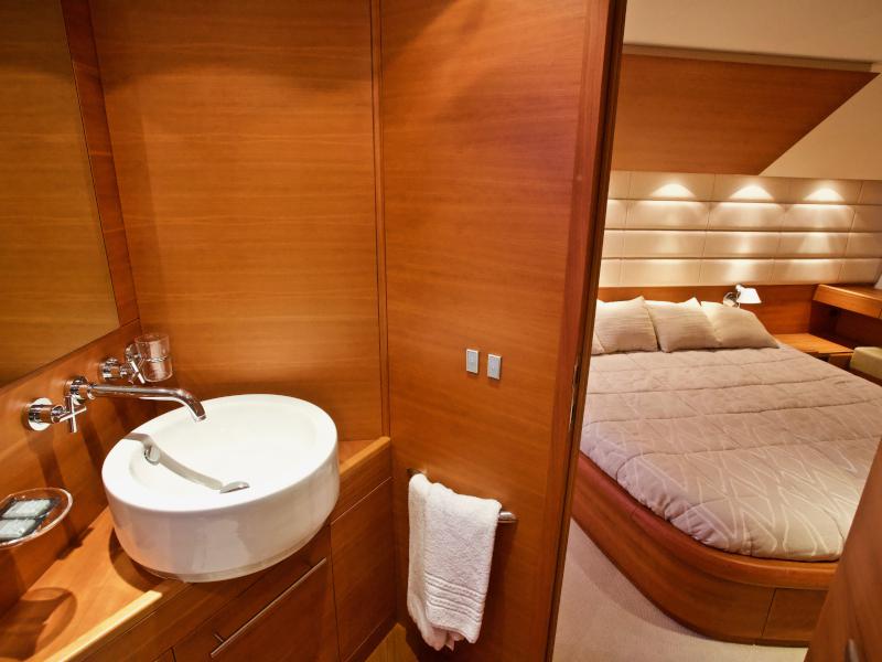 Book yachts online - motorboat - Aicon 64 Fly - Marilyn - rent