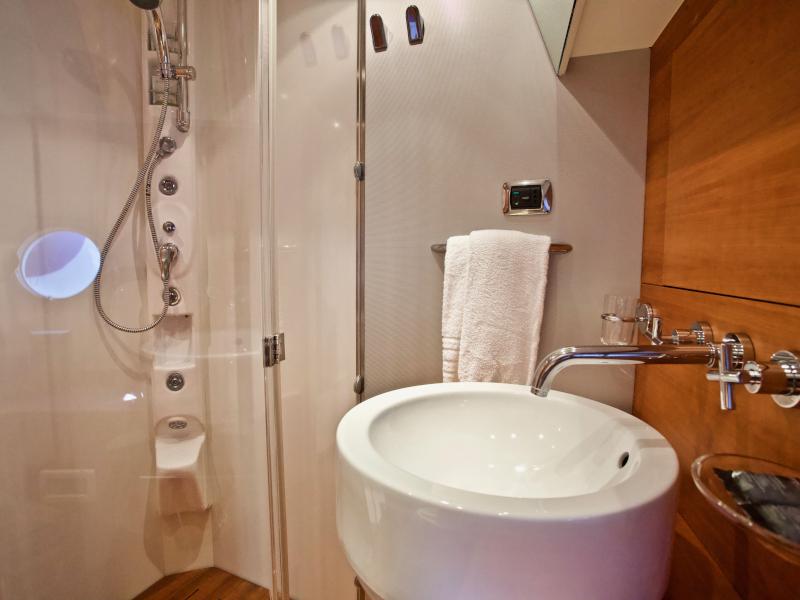 Book yachts online - motorboat - Aicon 64 Fly - Marilyn - rent