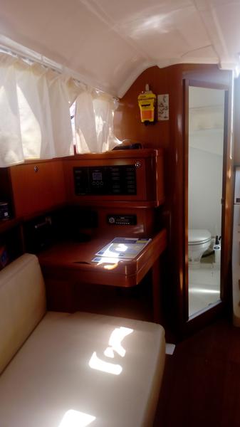 Book yachts online - sailboat - Oceanis 31 - TRIZONIA  - rent