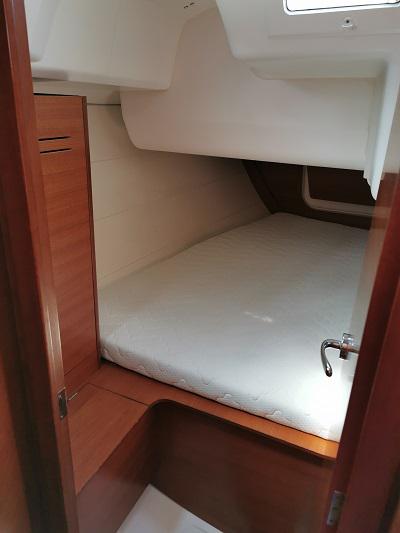 Book yachts online - sailboat - Dufour 350 GL - Sinica - rent
