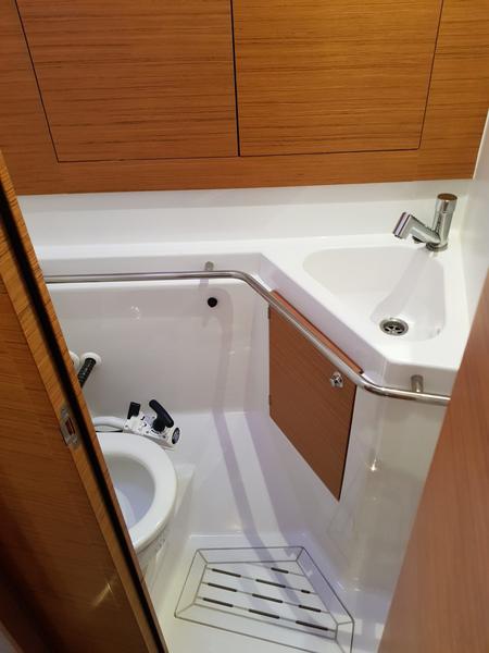 Book yachts online - sailboat - Elan Impression 45 - Lasta - rent