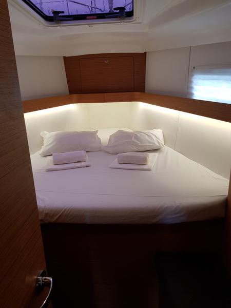 Book yachts online - sailboat - Elan Impression 45 - Lasta - rent