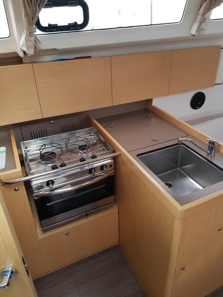 Book yachts online - sailboat - Oceanis 35.1 - Kolibri - rent