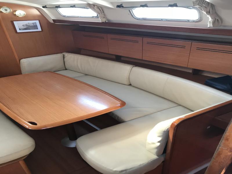 Book yachts online - sailboat - BENETEAU  Cyclades 43.4 2008/REFIT 2019 - RUBY  - rent