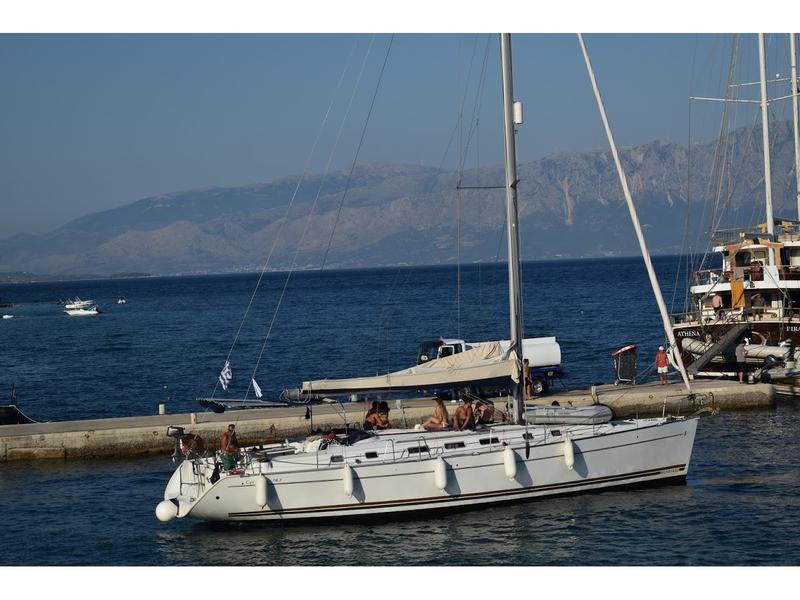Book yachts online - sailboat - BENETEAU Cyclades 50.5 2009-10 REFIT 2019 - EMERALD  Cp - rent