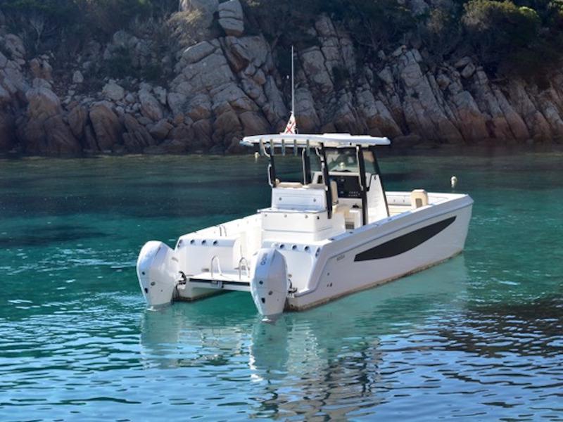 Book yachts online - motorboat - Aquila 28 - Eagle I - rent