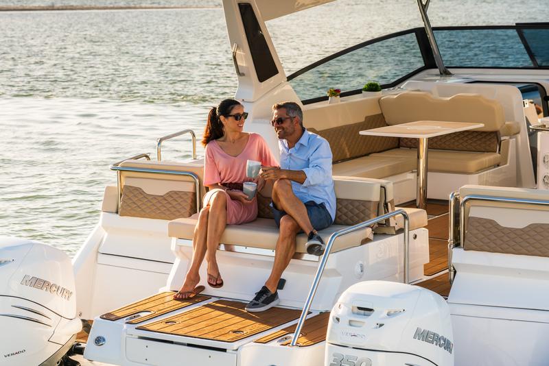 Book yachts online - motorboat - Aquila 36 - Joy - rent