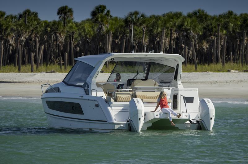 Book yachts online - motorboat - Aquila 36 - Joy - rent