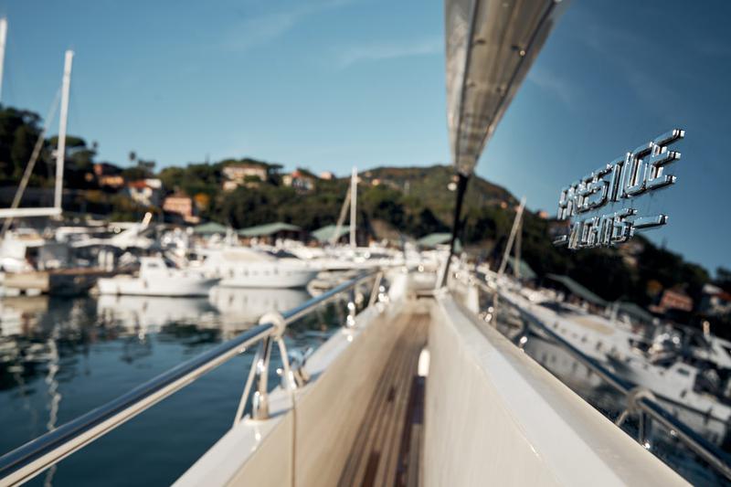 Book yachts online - motorboat - Prestige 680 S - Smeralda Blu - rent
