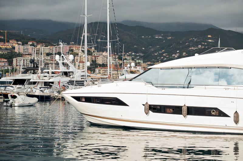 Book yachts online - motorboat - Prestige 680 S - Smeralda Blu - rent